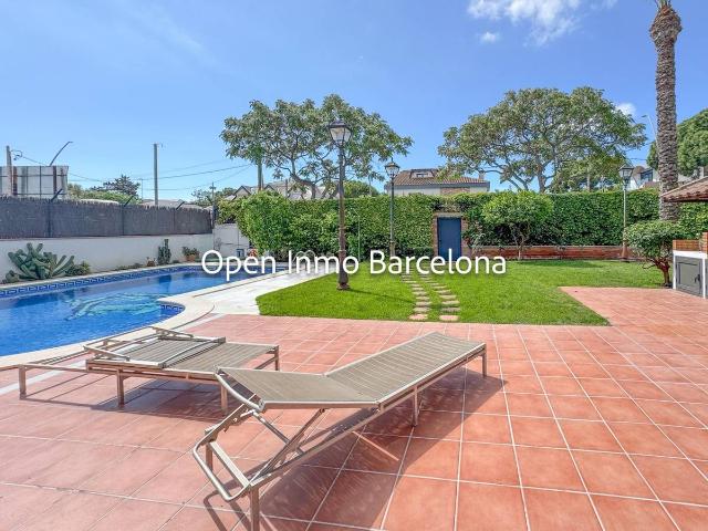 Casa chalet en Venta en Lluminetes