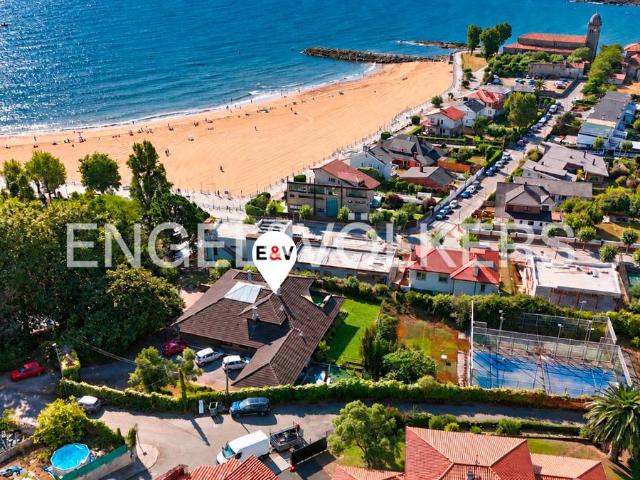 Casa chalet en Venta en Luanco Aramar Antromero