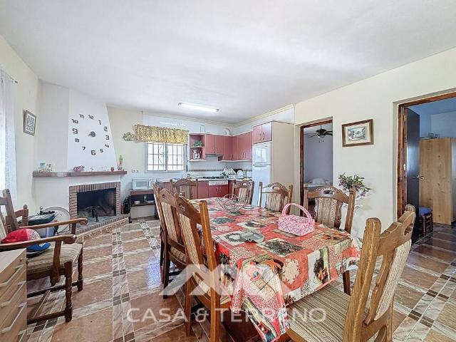 Casa chalet en Venta en Macharaviaya