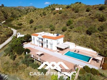 Casa chalet en Venta en Macharaviaya
