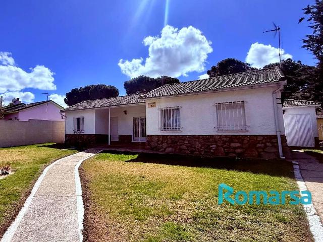 Casa chalet en Venta en Maello