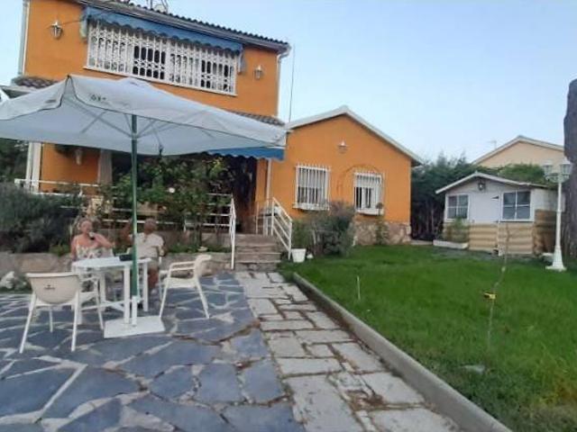 Casa chalet en Venta en Maello