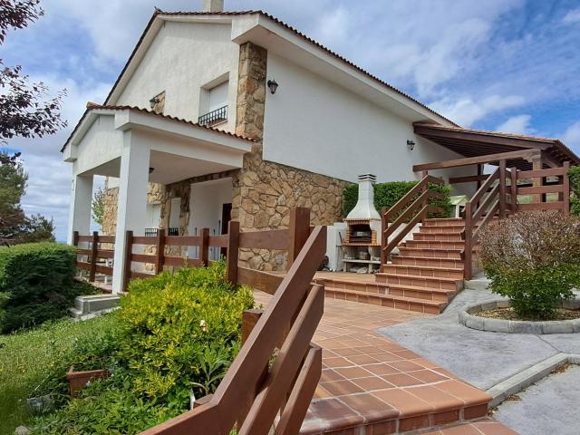 Casa chalet en Venta en Maello