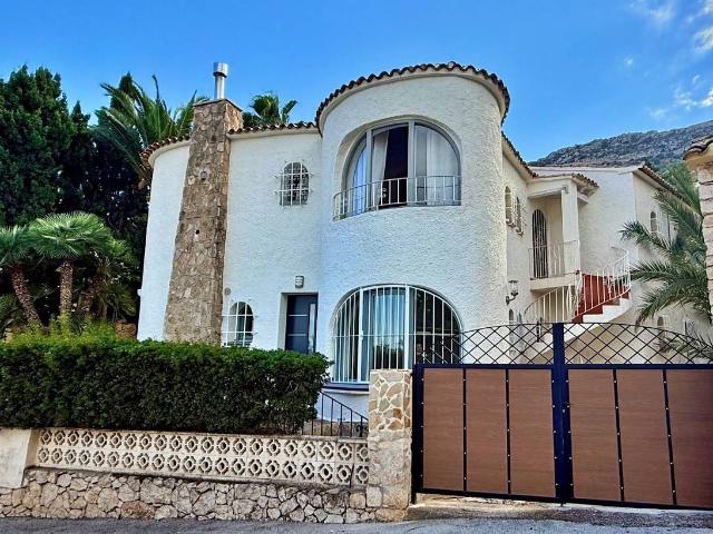 Casa chalet en Venta en Maryvilla