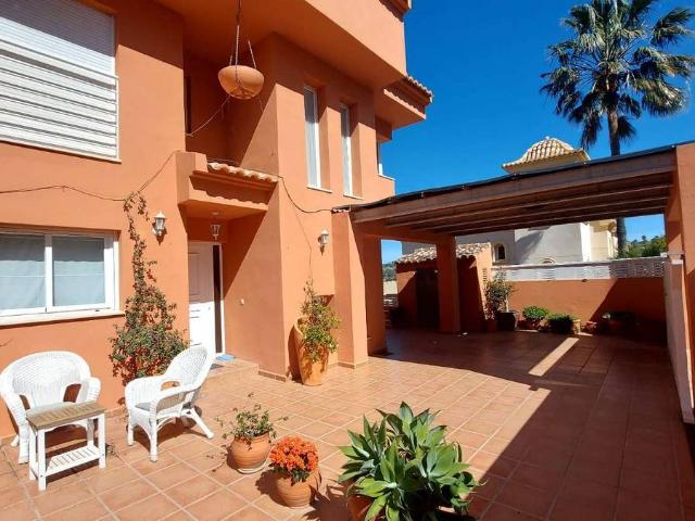 Casa chalet en Venta en Marisol Park Ortembach Los Almendros