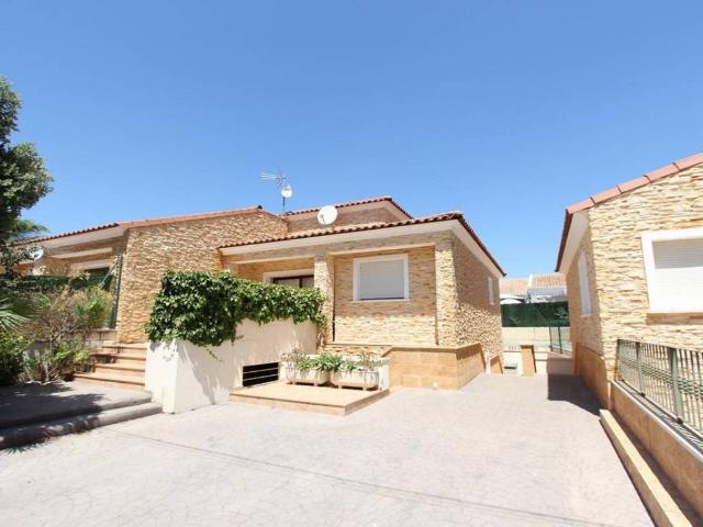 Casa chalet en Venta en Marisol Park Ortembach Los Almendros