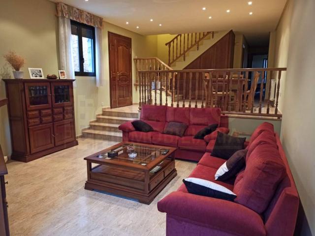 Casa chalet en Venta en Matute