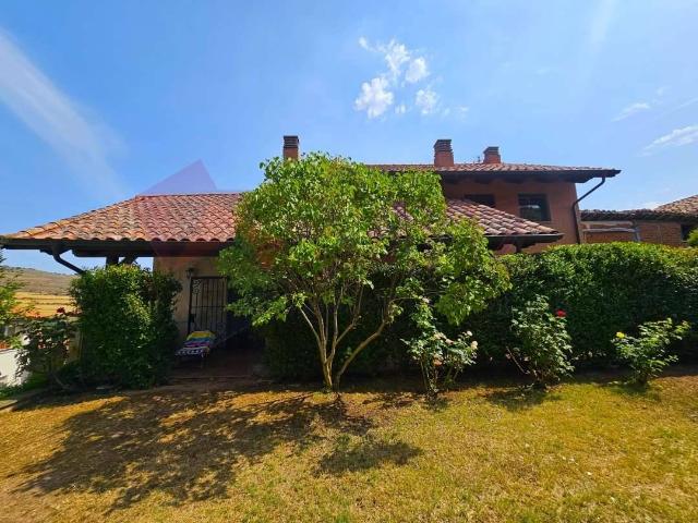 Casa chalet en Venta en Matute