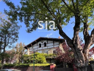 Casa chalet en Venta en Mendizorrotza Armentia
