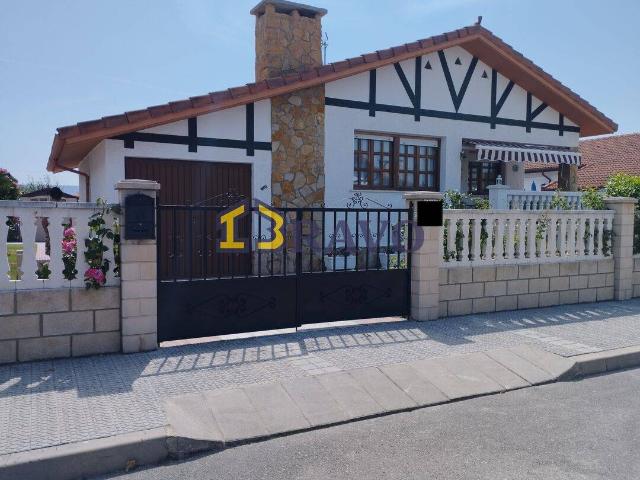Casa chalet en Venta en Medina de Pomar