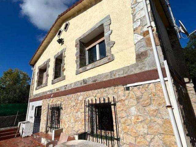Casa chalet en Venta en Medina de Pomar