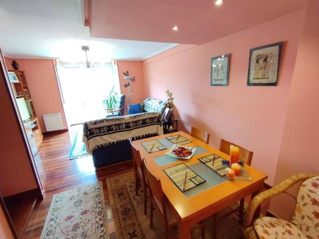 Casa chalet en Venta en Medina de Pomar