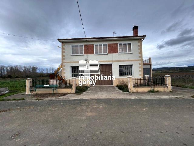 Casa chalet en Venta en Medina de Pomar