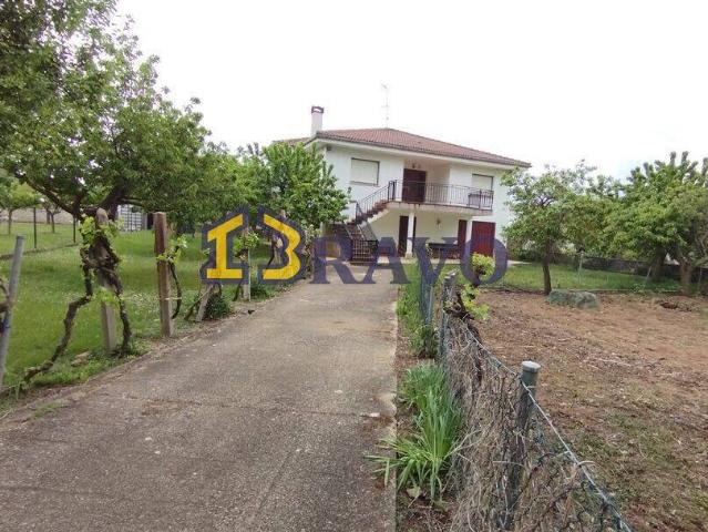 Casa chalet en Venta en Medina de Pomar