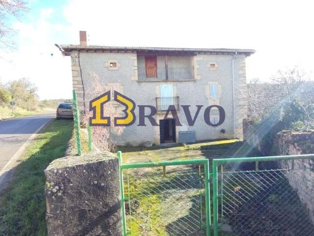 Casa chalet en Venta en Medina de Pomar
