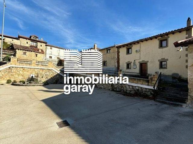 Casa chalet en Venta en Medina de Pomar