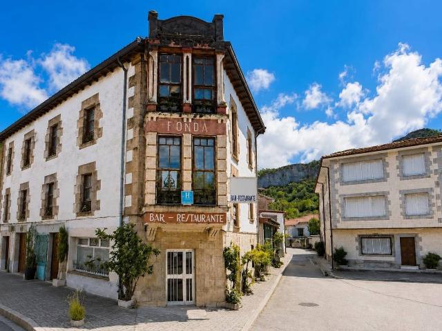 Casa chalet en Venta en Merindad de Valdeporres