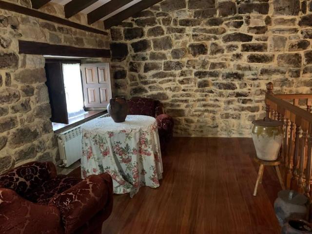 Casa chalet en Venta en Merindad de Valdeporres