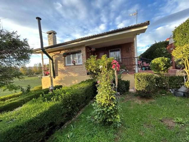 Casa chalet en Venta en Merindad de Montija