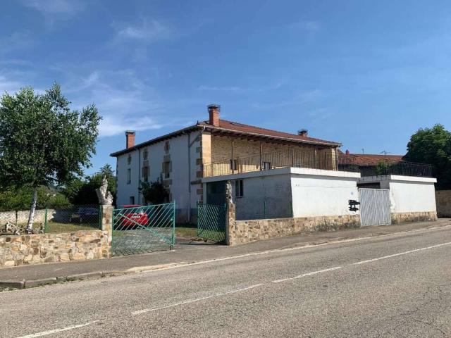 Casa chalet en Venta en Merindad de Montija