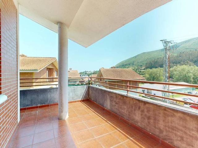Casa chalet en Venta en Mioño Santullán