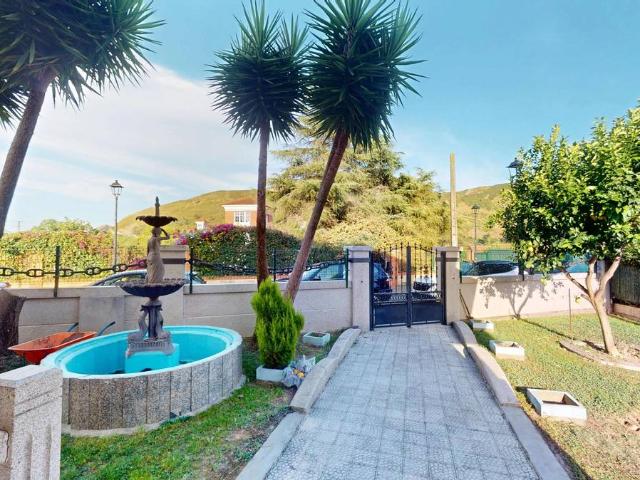 Casa chalet en Venta en Mioño Santullán