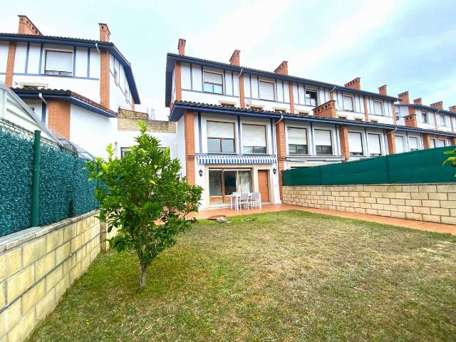 Casa chalet en Venta en Mioño Santullán