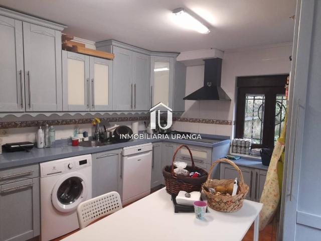Casa chalet en Venta en Mioño Santullán