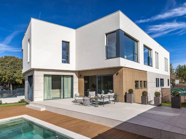 Casa chalet en Venta en Mira sol