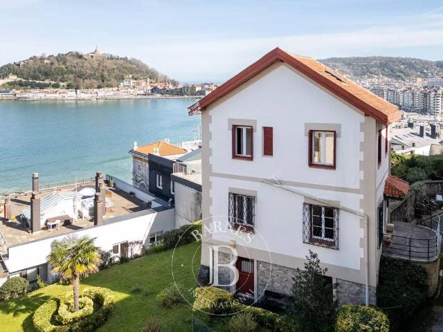 Casa chalet en Venta en Miraconcha