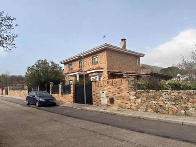 Casa chalet en Venta en Miraflores de la Sierra