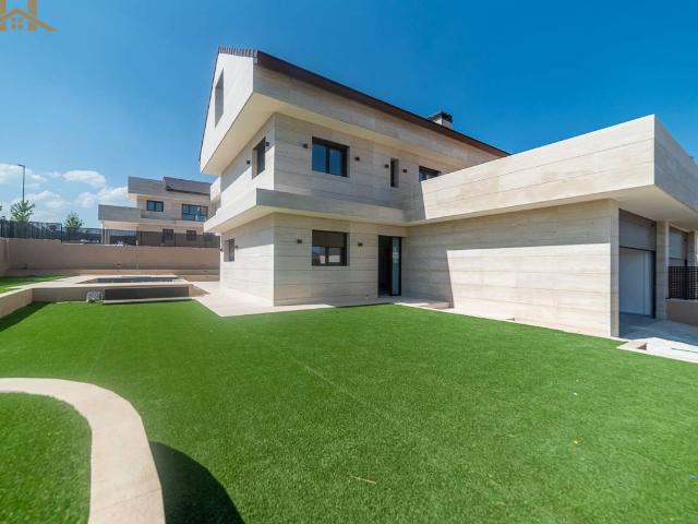 Casa chalet en Venta en Miraflores de la Sierra