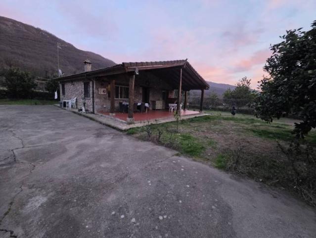 Casa chalet en Venta en Miralvalle Av. Virgen del Puerto La Data