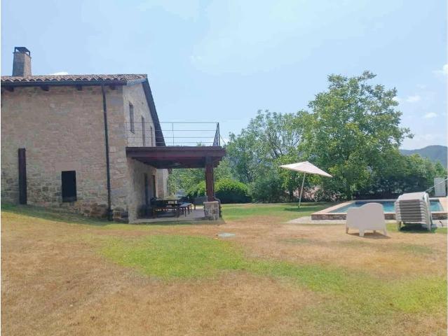Casa chalet en Venta en Montagut i Oix