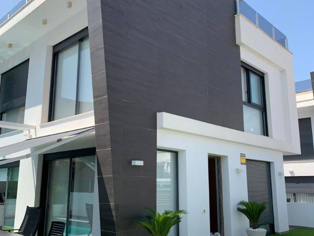 Casa chalet en Venta en Monte y Mar