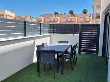 Villa en venta en Los Arenales del Sol - Jardín