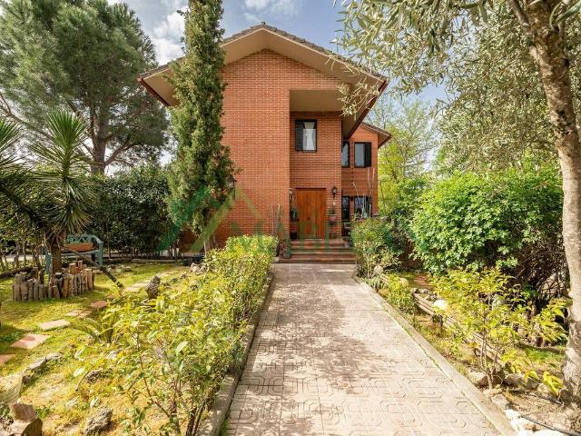 Casa chalet en Venta en Monte Rozas