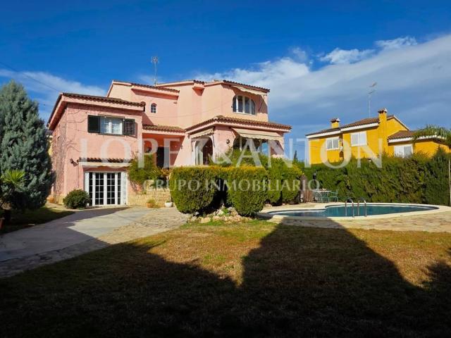 Casa chalet en Venta en Montealegre