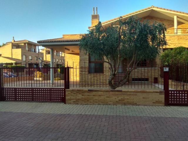 Casa chalet en Venta en Montecanal