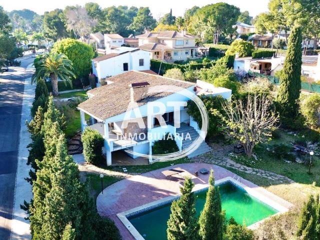 Casa chalet en Venta en Montepilar