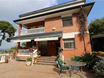 Villa en venta en Plaça Marconi - Chimenea