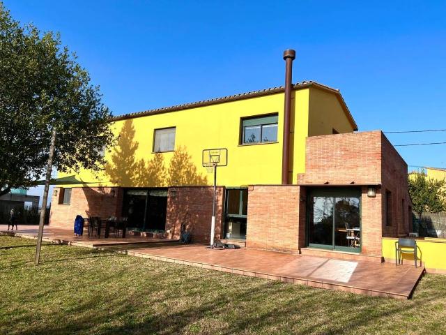 Casa chalet en Venta en Montilivi