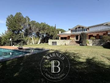 Casa chalet en Venta en Montornès del Vallès