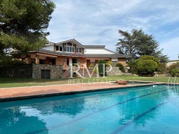 Casa chalet en Venta en Montornès del Vallès