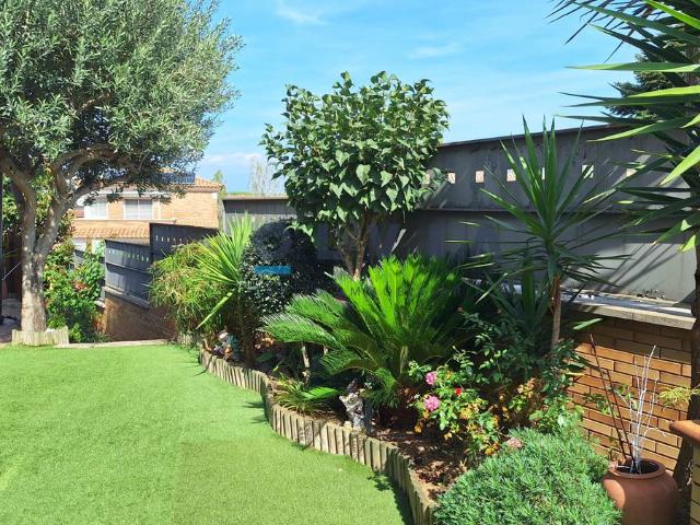 Casa chalet en Venta en Montornès del Vallès