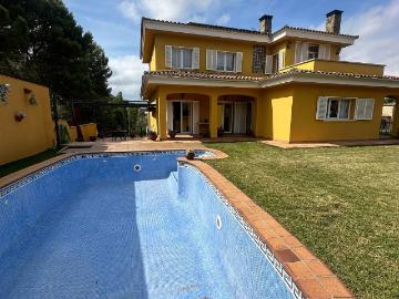 Casa chalet en Venta en Montornès del Vallès