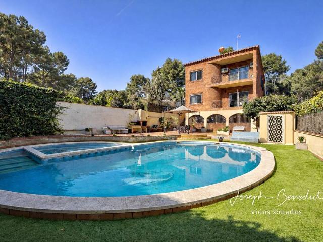 Casa chalet en Venta en Montmar