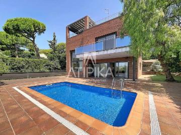 Casa chalet en Venta en Montmar