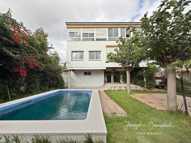 Casa chalet en Venta en Montmar