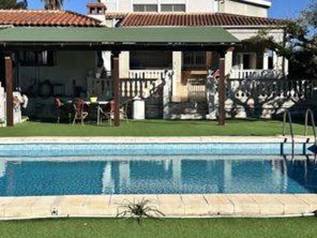 Casa chalet en Venta en Montserrat